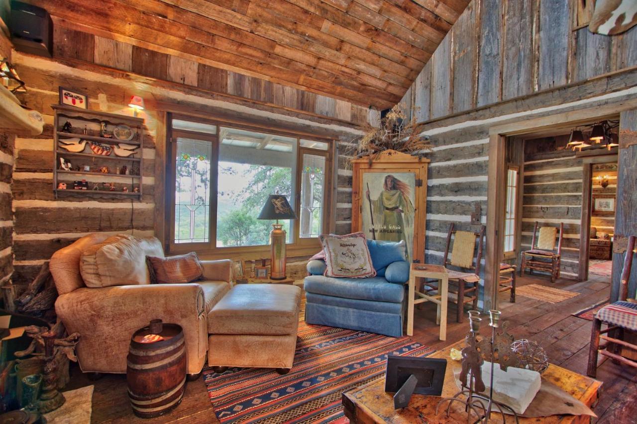 Log Cabin At Old Glory Ranch Villa Wimberley Dış mekan fotoğraf