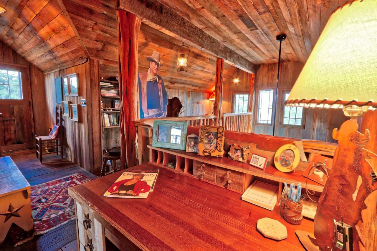 Log Cabin At Old Glory Ranch Villa Wimberley Dış mekan fotoğraf