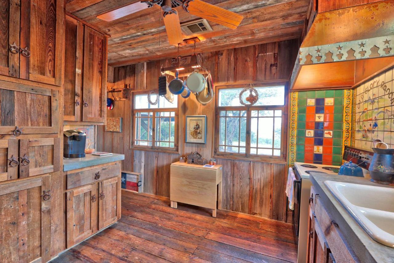 Log Cabin At Old Glory Ranch Villa Wimberley Dış mekan fotoğraf