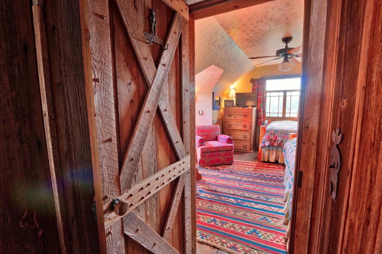 Log Cabin At Old Glory Ranch Villa Wimberley Dış mekan fotoğraf