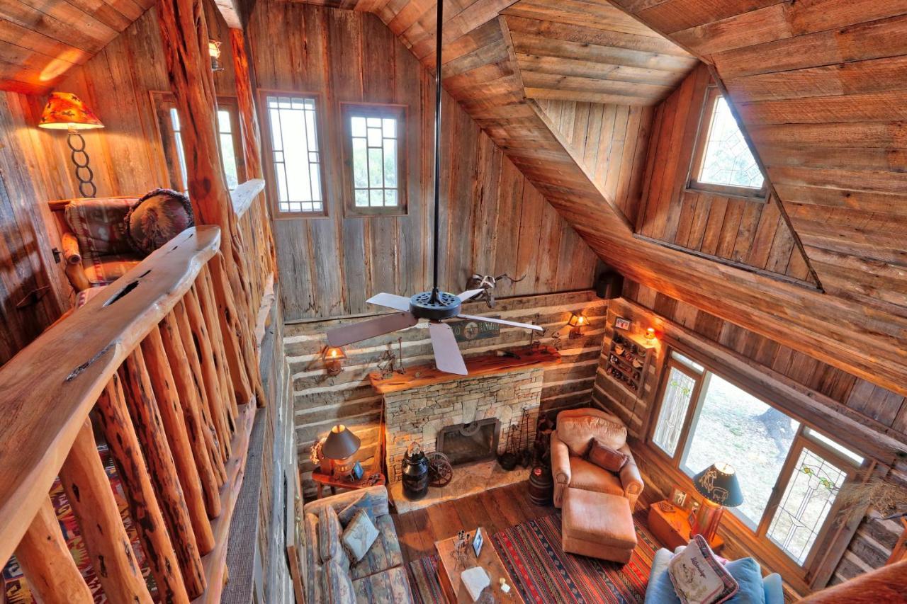 Log Cabin At Old Glory Ranch Villa Wimberley Dış mekan fotoğraf