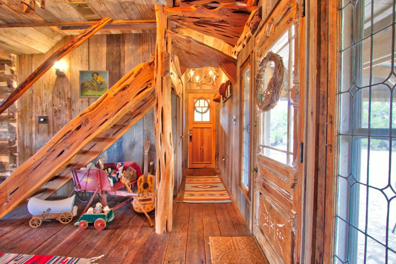 Log Cabin At Old Glory Ranch Villa Wimberley Dış mekan fotoğraf