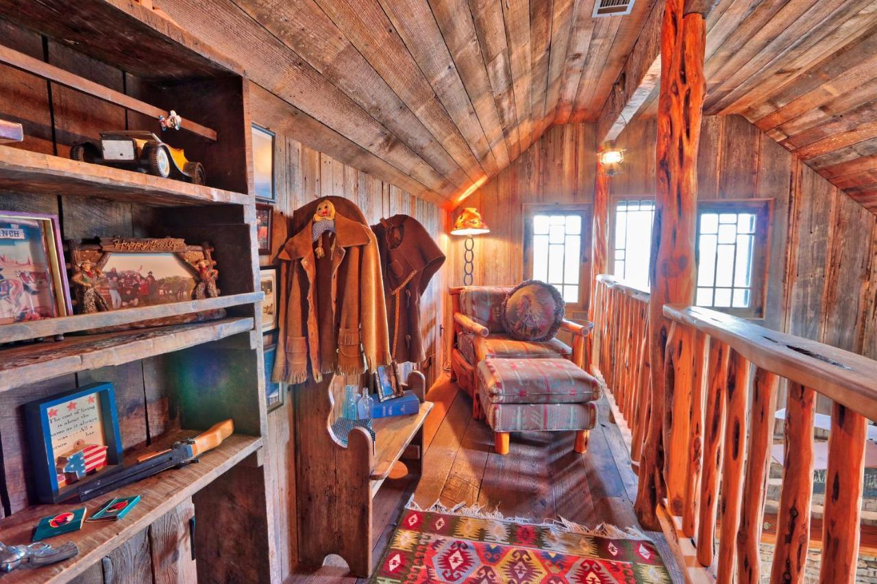 Log Cabin At Old Glory Ranch Villa Wimberley Dış mekan fotoğraf